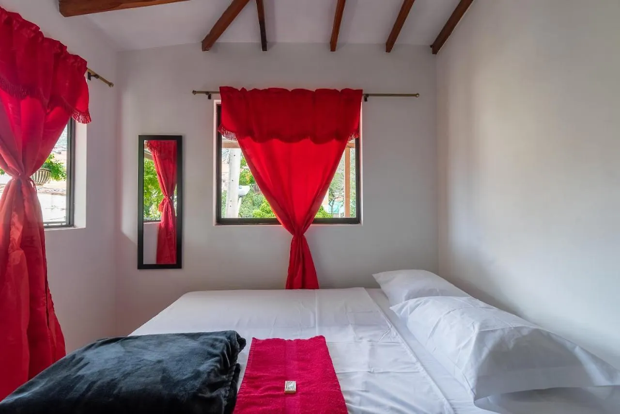 Campo Valdes Park Hostel Medellin Guest house