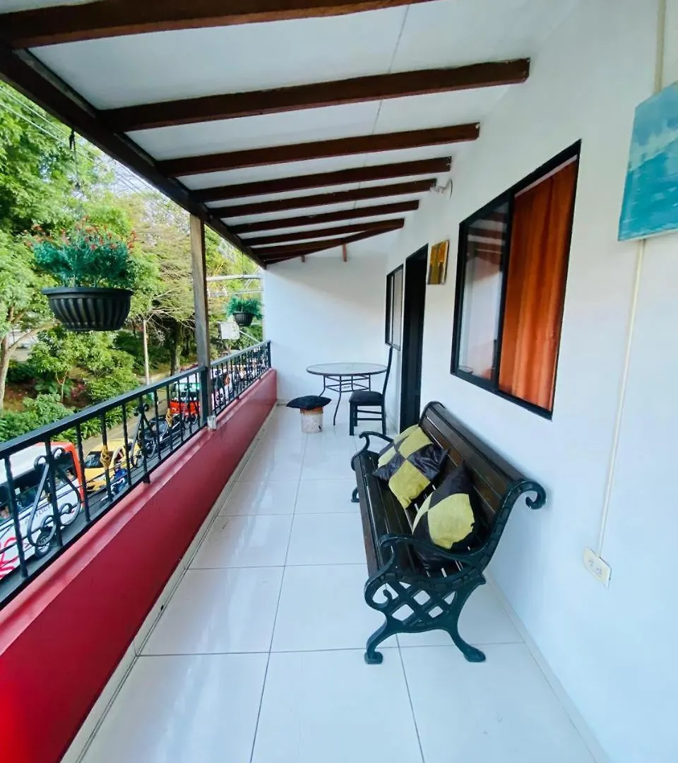 Campo Valdes Park Hostel Medellín Gæstehus