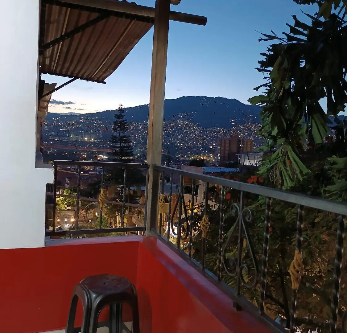 Campo Valdes Park Hostel Medellín Gæstehus