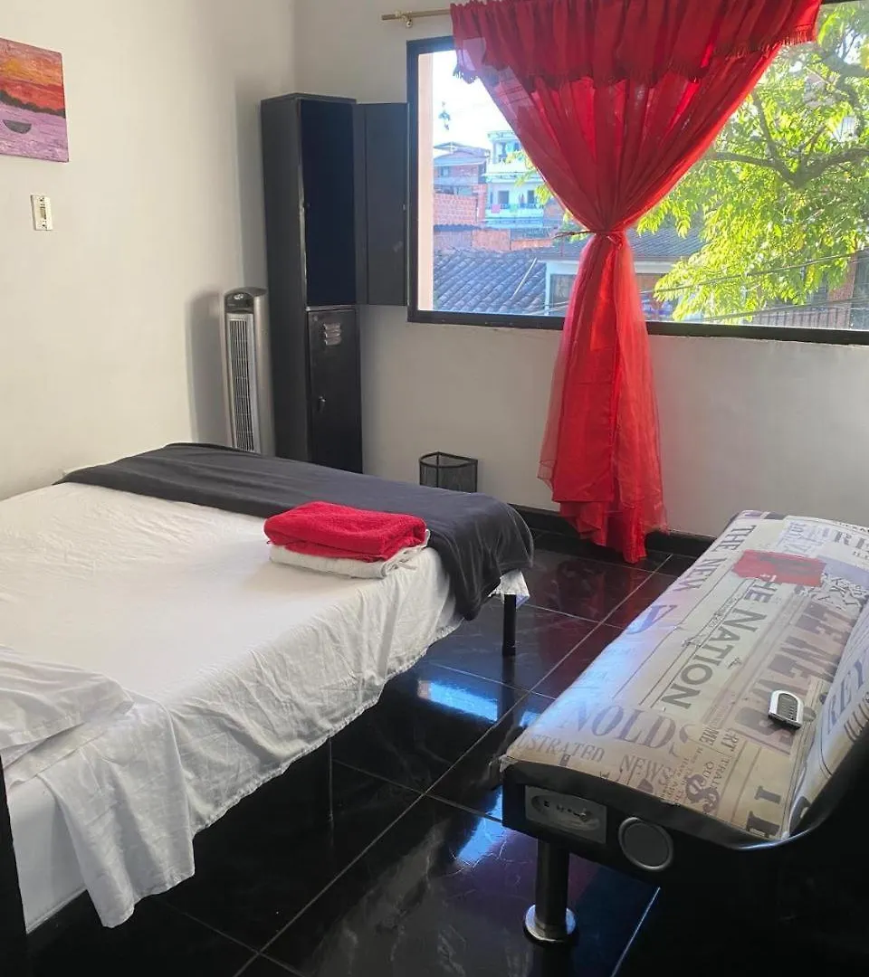 Campo Valdes Park Hostel Medellín 0*,  Colombia